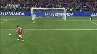 当克罗地亚门将脱下衣服，全世界为之动容……