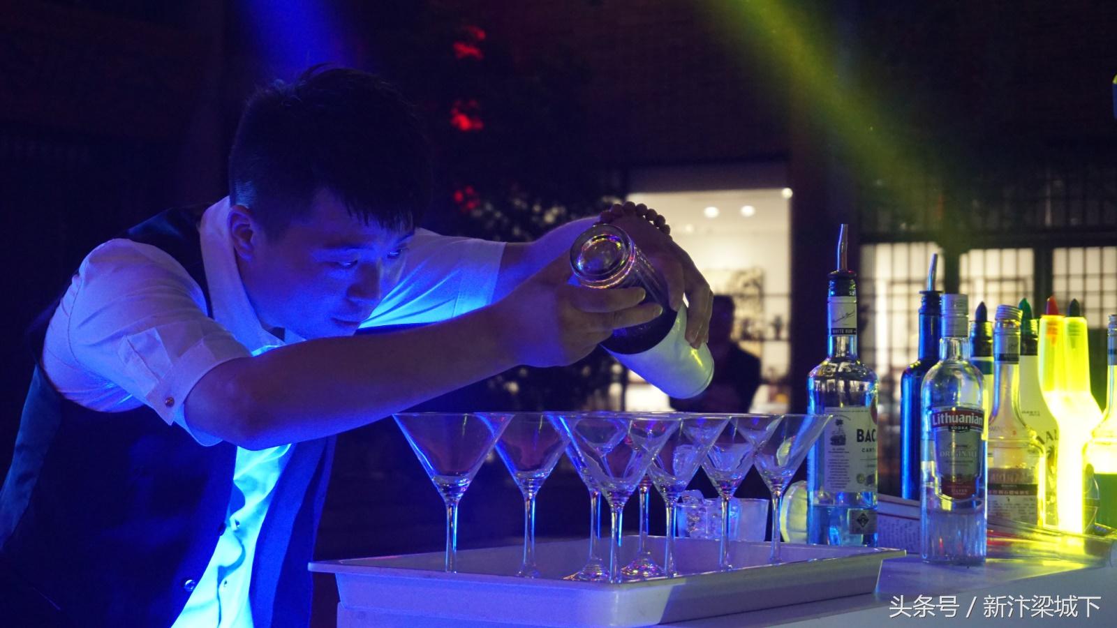 汴梁头条|建业“动力觉醒——七盛角足球之夜”嘉年华盛大举行