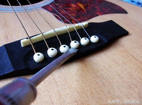 超实用的吉他换弦教程赶紧保存吧,新手15秒速成吉他装备
