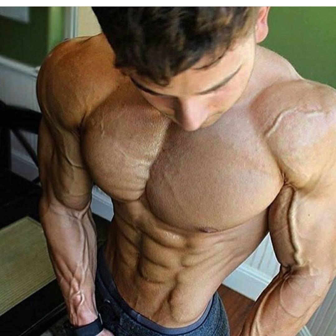 坚持健身，练就一身肌肉，无奈脸上的肉肉该怎么办？