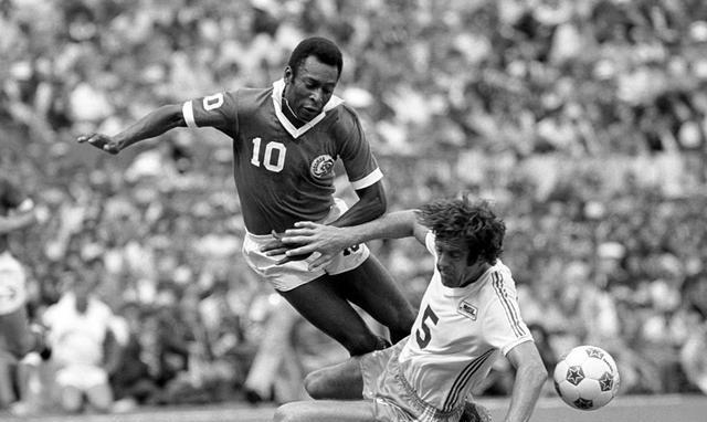 足坛三人最佳梅西内马尔c罗,足球最佳阵容梅西c罗罗本