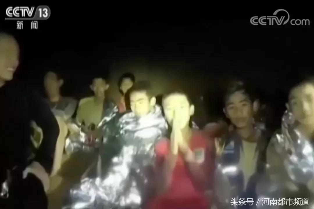 泰国救援13名足球队员纪录片,极限救援救孩子后续救活了吗