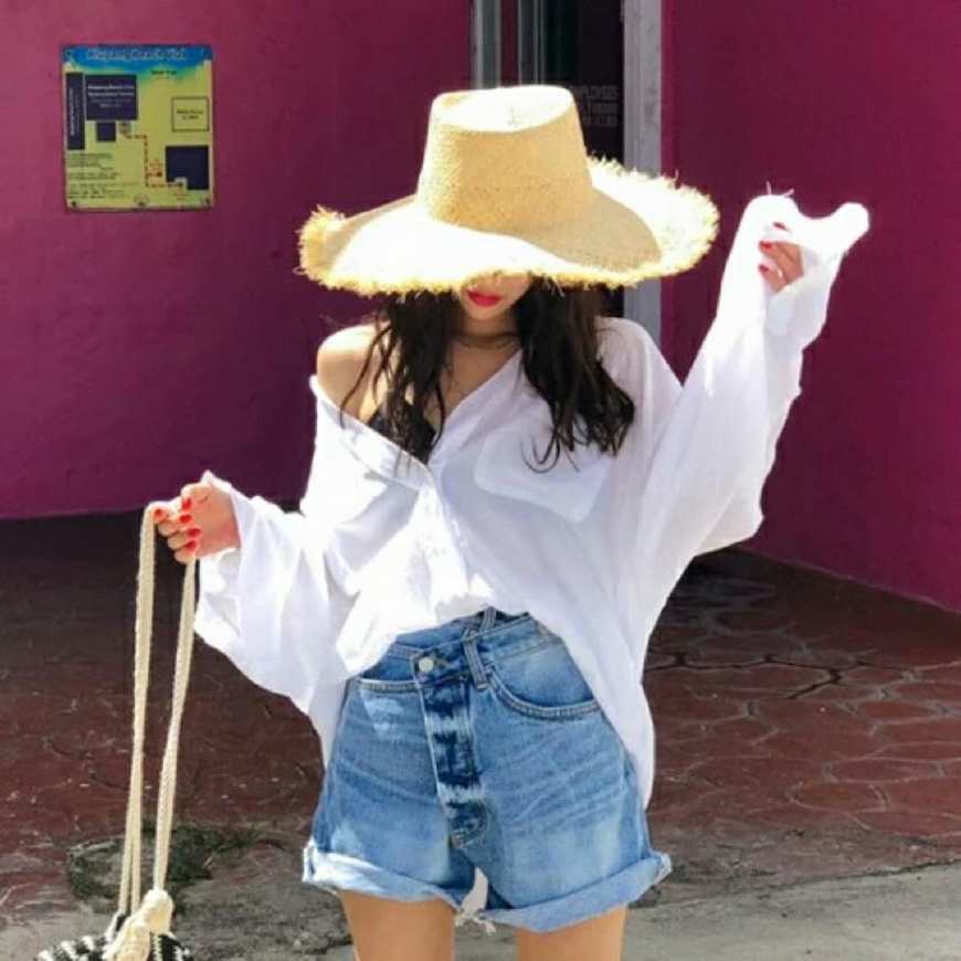 蓝色条纹衬衫搭配白色短裤好看吗,男士短袖花衬衫搭配什么颜色短裤