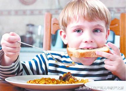 夏日出汗宝宝如何在辅食之外加以调理？分清“蒸笼头”各大种类！