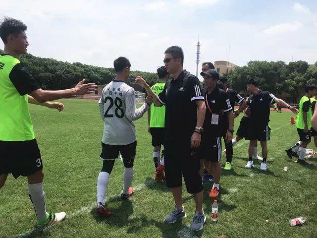 谁将是下一个足球明星,谁是下一个罗德里格斯