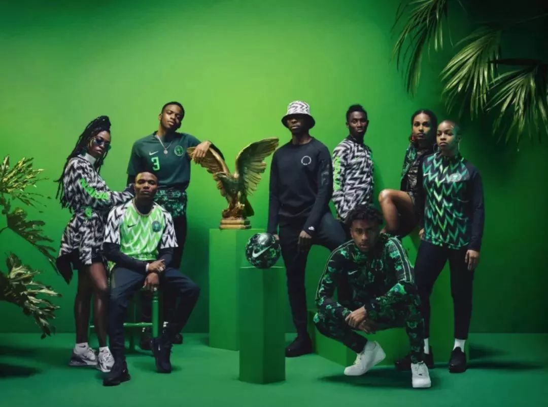 球场上如何穿球衣好看,怎样才能将球衣穿出帅气的感觉