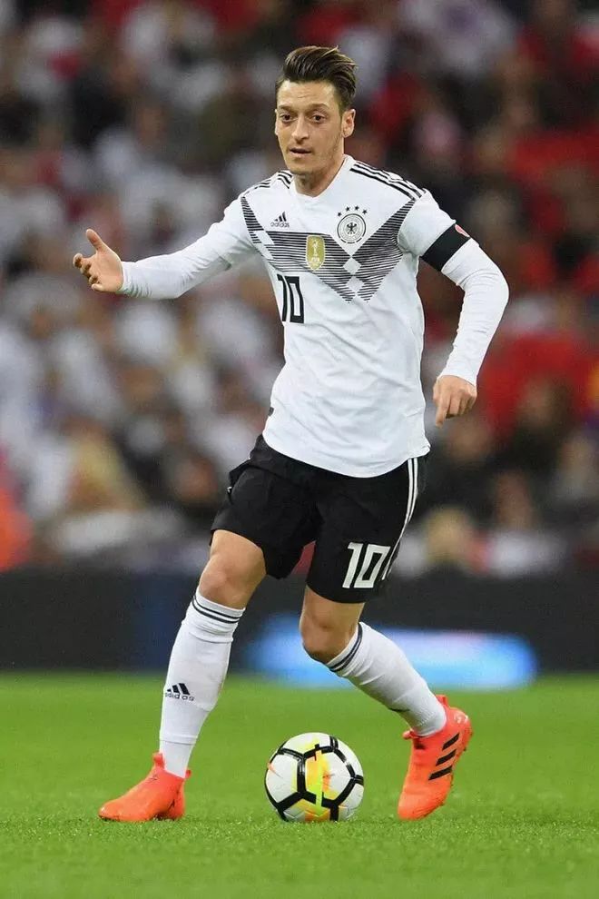 球场上如何穿球衣好看,怎样才能将球衣穿出帅气的感觉