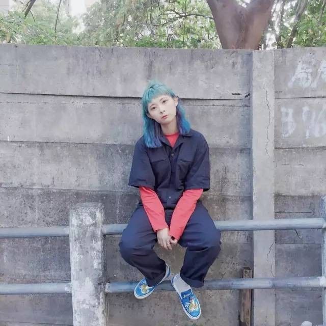 新手发型师染头发需要注意的细节,头发染完了发现太亮了