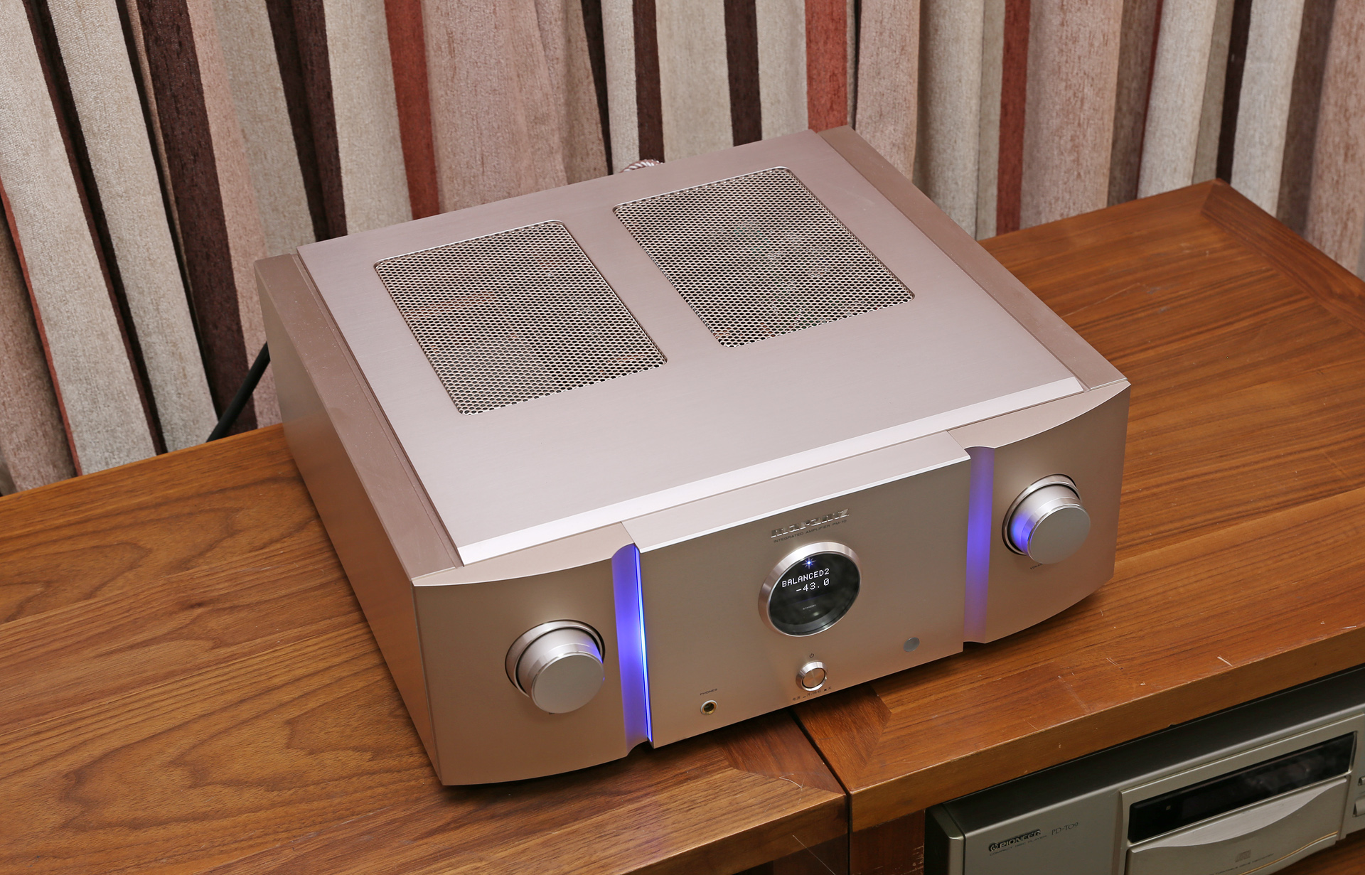 家用马兰士全景声功放对比测评,马兰士最新合并功放