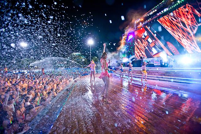 郑州最大最便宜最好的水上乐园,郑州世界上最刺激的水上乐园