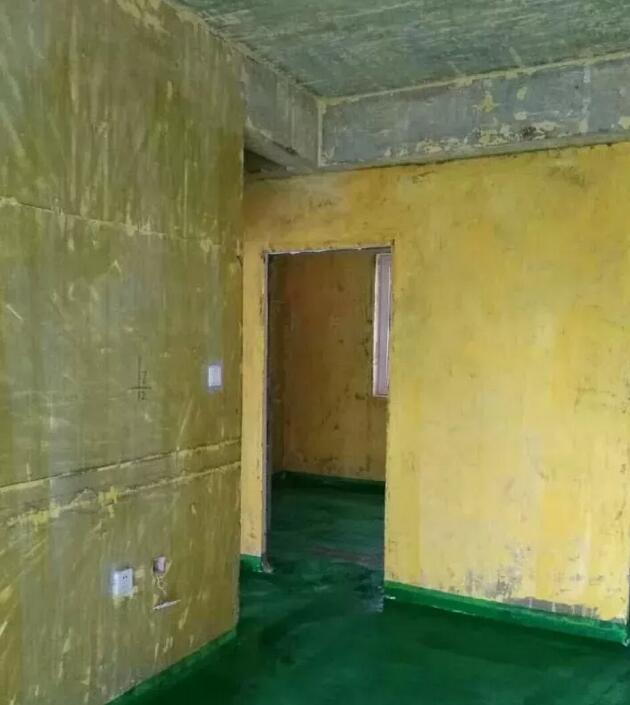 墙面腻子开裂脱皮什么原因,刚装修好入住几个月墙面开裂脱皮