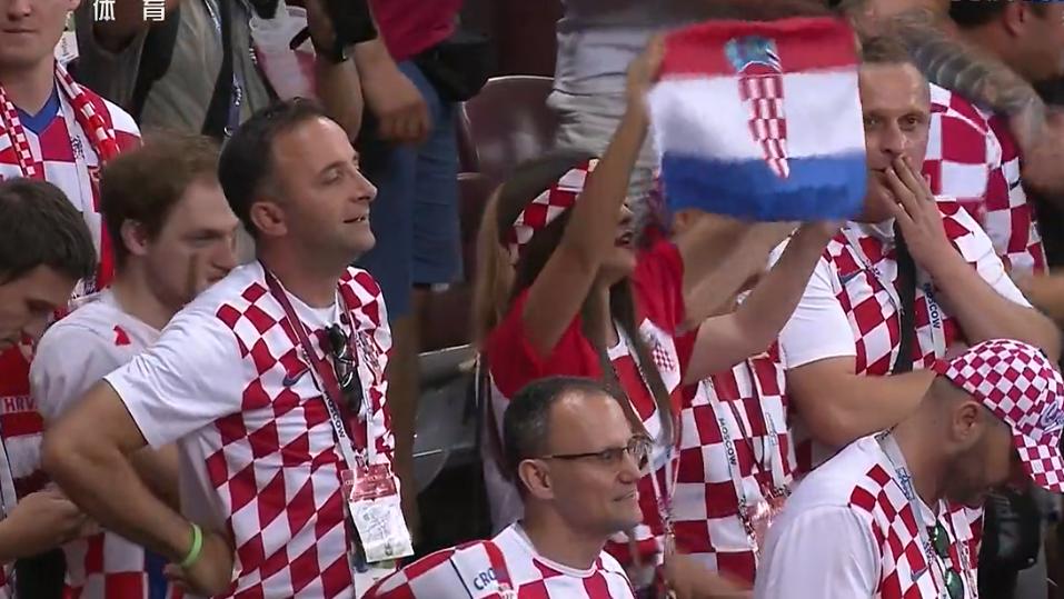 克罗地亚红衣女球迷,克罗地亚女球迷视频