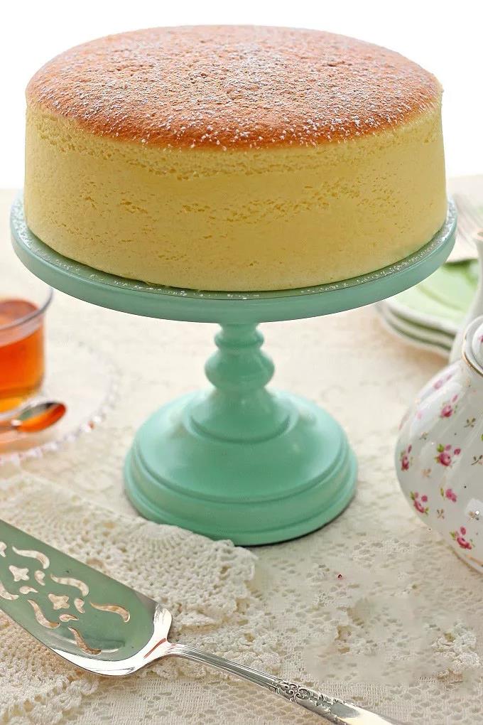 重芝士蛋糕烤完会裂开,轻乳酪芝士蛋糕开裂