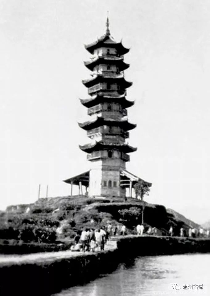 南白象塔全景图,南白象公园