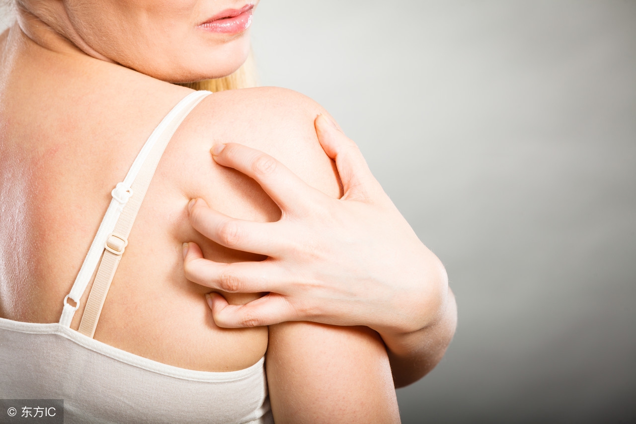 皮肤起红斑水泡用什么药膏,瘙痒起水泡怎么处理