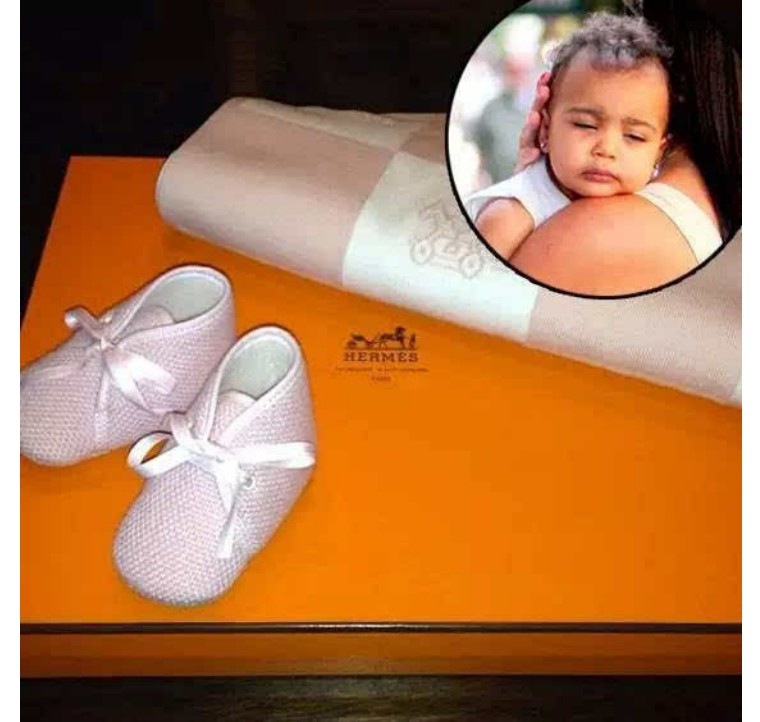 出生就穿爱马仕，上杂志封面的星二代萌娃，真是赢在了起跑线上！