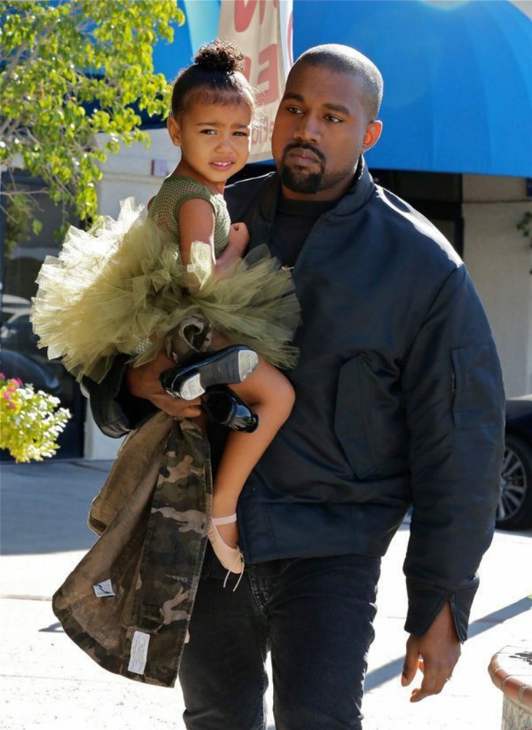 出生就穿爱马仕，上杂志封面的星二代萌娃，真是赢在了起跑线上！