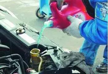 发动机高温开锅后怎么熄火,发动机水温开锅什么原因