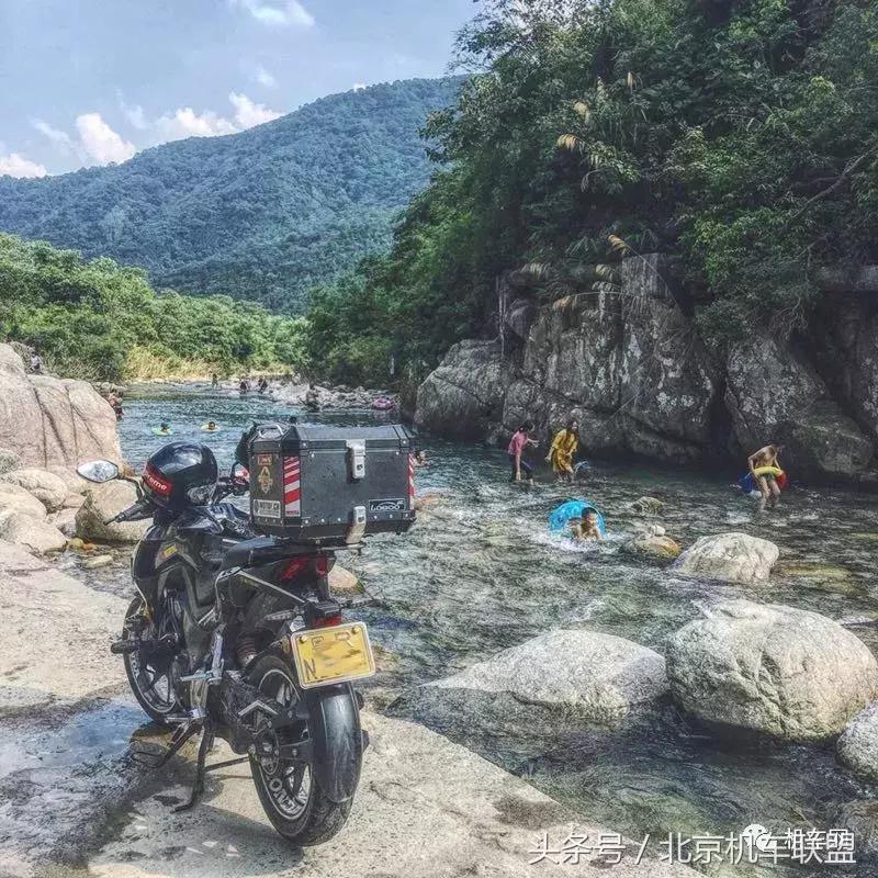 摩友旅途美景,摩友们感受骑行的独特魅力