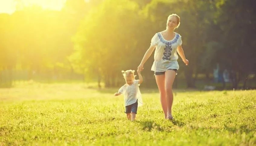 孩子越淘气越聪明吗,越动越聪明