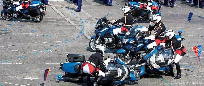 马克龙法国输后的表现,马克龙法国阅兵