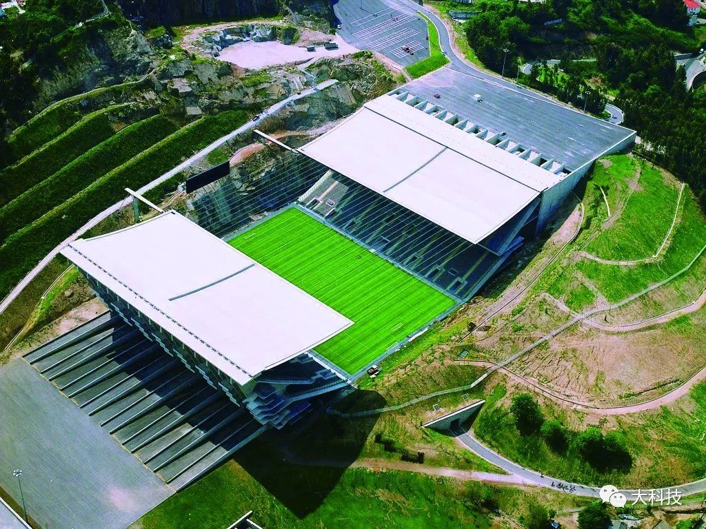 全世界奇葩的足球场,世界上最漂亮的足球场