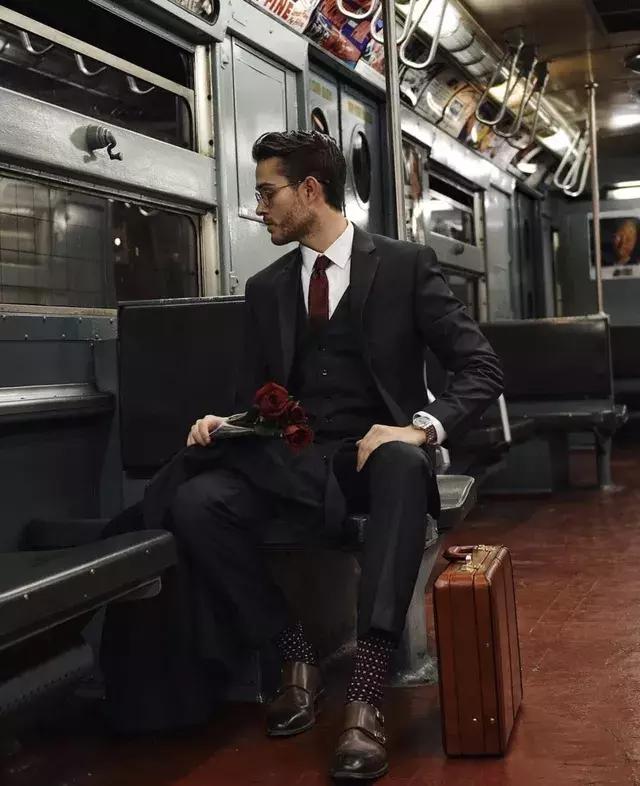 时尚博主教你穿衣｜摆脱摒弃土直，变身时尚王子—AdamGallagher