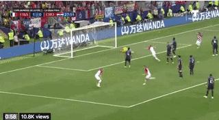 法国队2018夺冠拿大力神杯,2018世界杯法国举起大力神杯