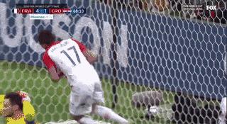 法国队2018夺冠拿大力神杯,2018世界杯法国举起大力神杯