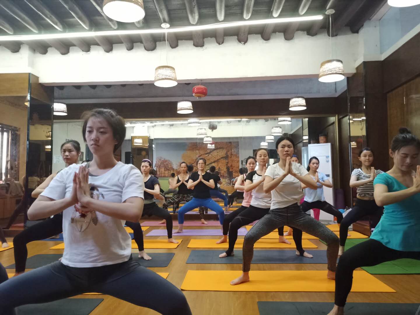 我感受到老师是在用生命教授瑜伽