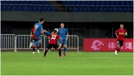 中国足球被停赛球员,足球中国队队员受伤被抬走