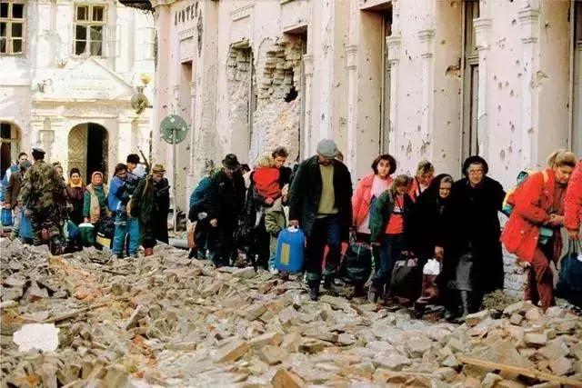 这个从战火中走来的世界杯MVP，用努力赢得了全世界的尊重