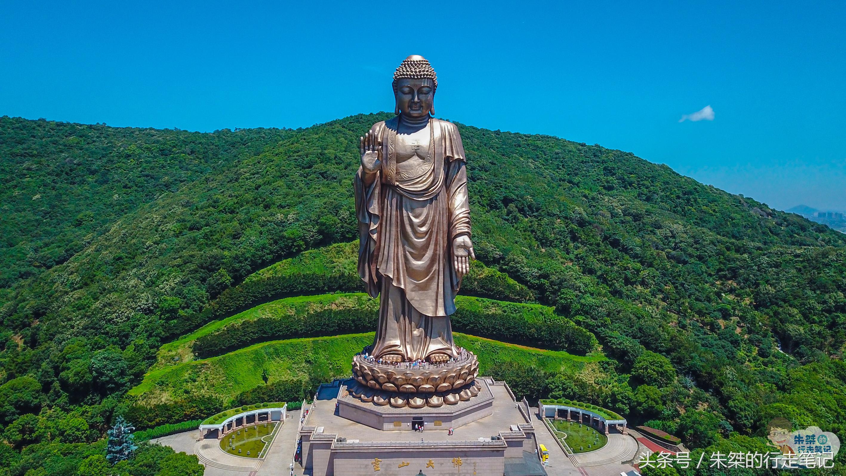 无锡的城市标志之一，其铸铜重量725吨，约一个半足球场大小