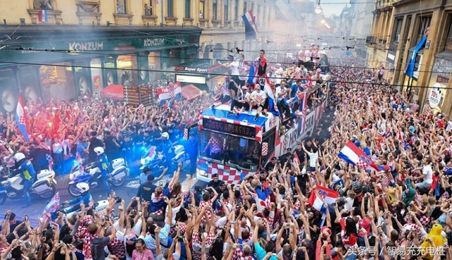 这就是我喜欢它的原因用英语说,这就是我喜欢体育的原因