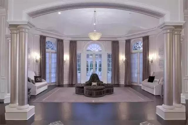 梅西和c罗的房子长啥样,c罗梅西内马尔以前的家