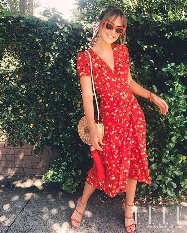 年终了到处都是促销价,年底的商品降价