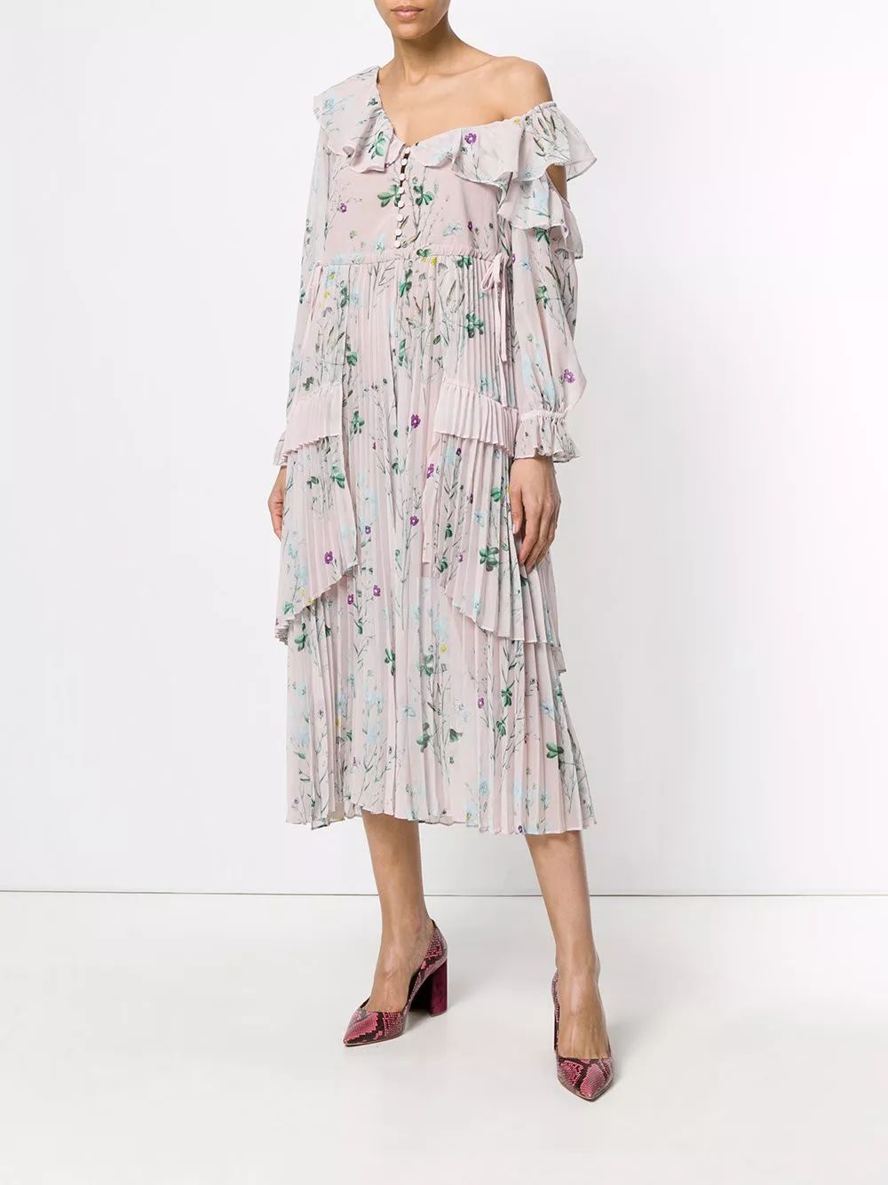 年终了到处都是促销价,年底的商品降价