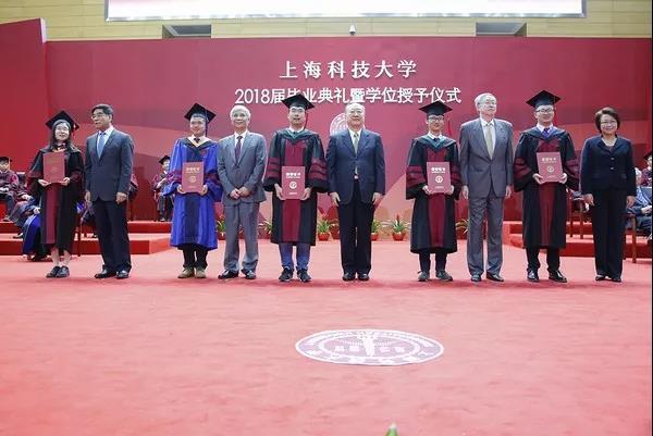 最有意义的大学毕业典礼,最感人催人泪下的毕业典礼