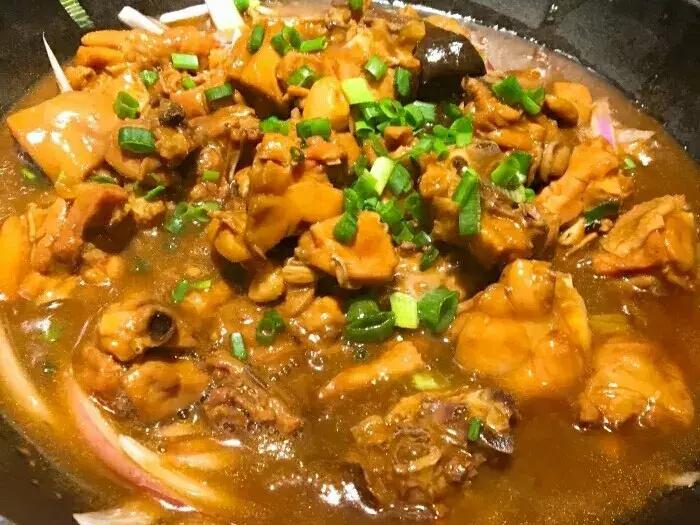 济南历下区半天妖烤鱼,济南小草屋诸葛烤鱼