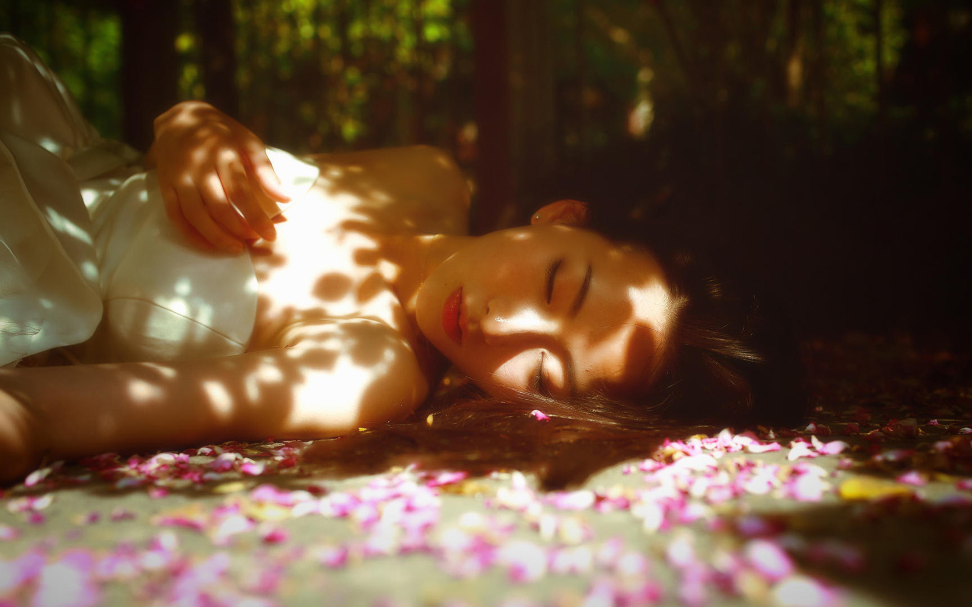 你这是在给小妈打抱不平吗？分享一下你上她的感觉吧，是不是很爽