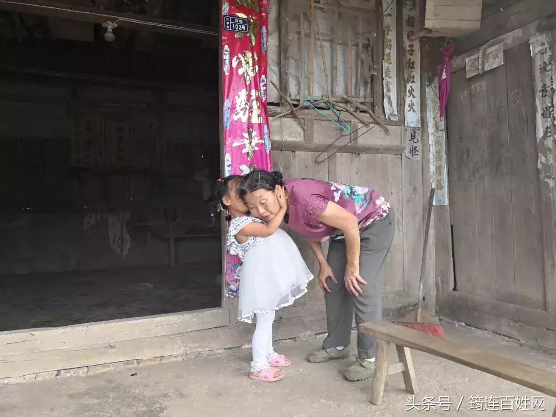 爱心救助没有妈妈的孩子,爱心人士帮助妇女