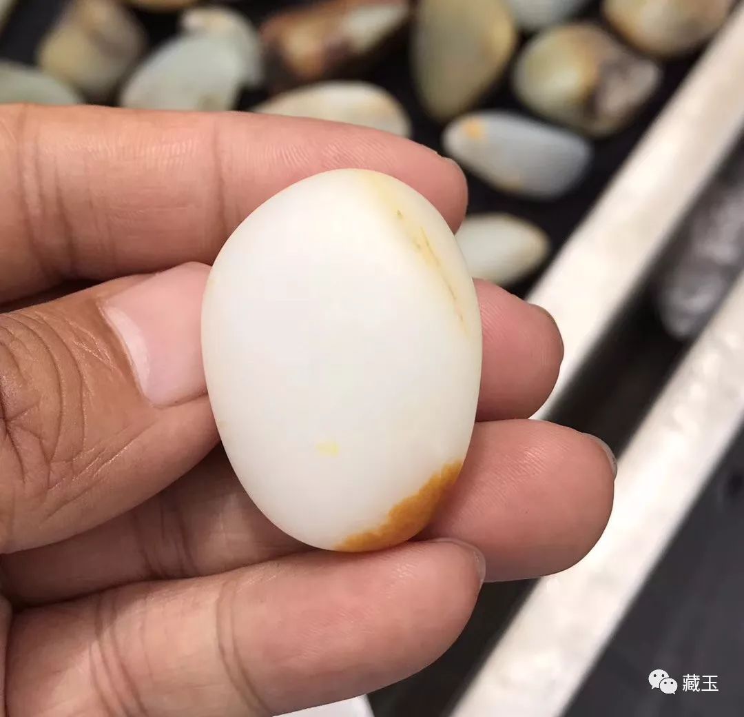 为什么有的和田白玉那么便宜,直播卖和田玉的为啥那么便宜
