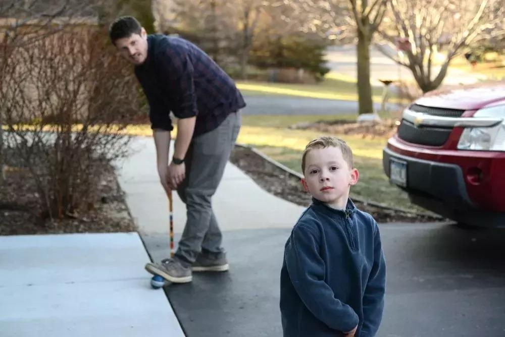 假笑爆红男孩,假笑男孩直播视频