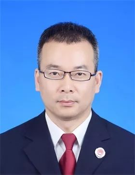 「拍案」在王者荣耀里凭“实力”carry全场的他，竟靠的是外挂！