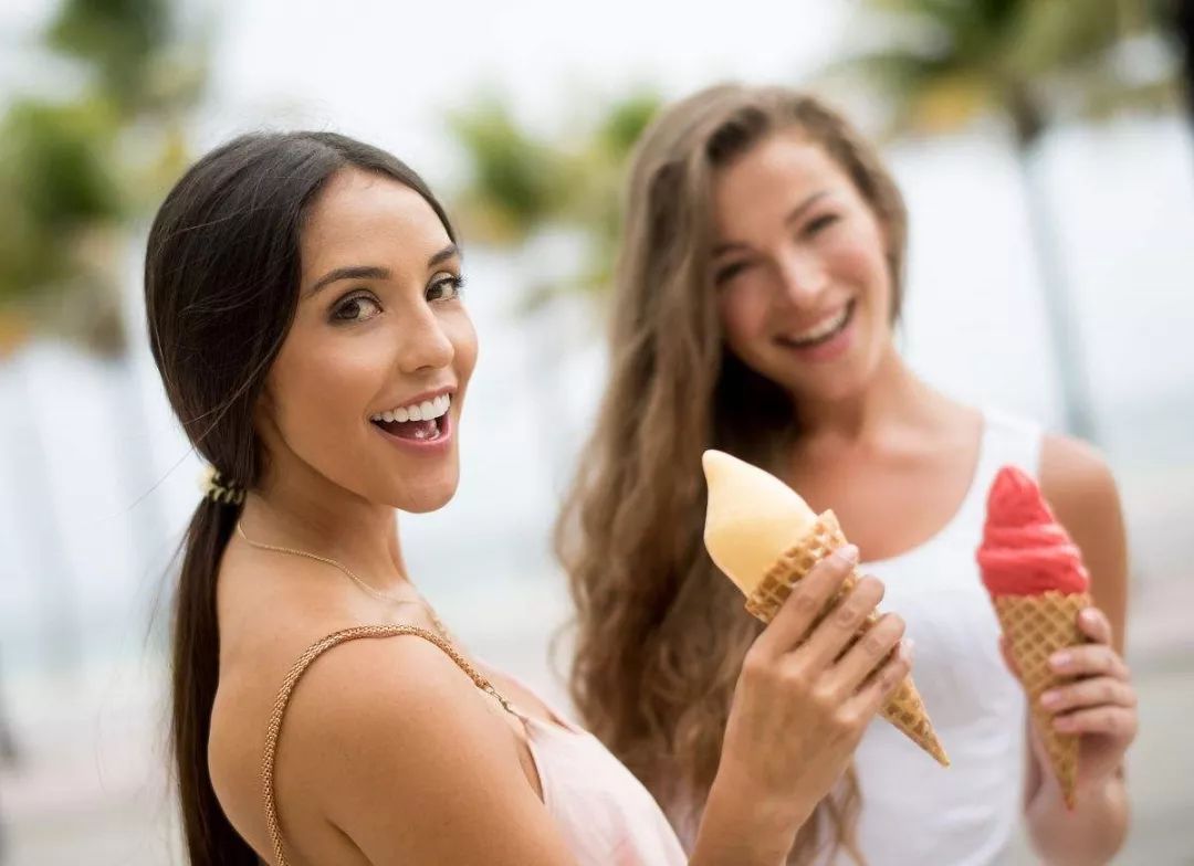 爱吃冰淇淋的熊孩子,小朋友想吃冰淇淋要怎么阻止