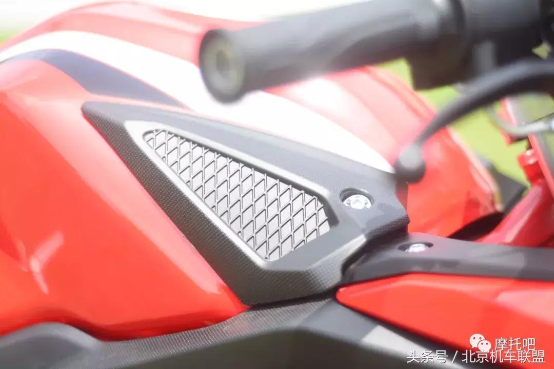 无极300rr和无极250rr选哪个,无极300r和300rr哪个值得入手