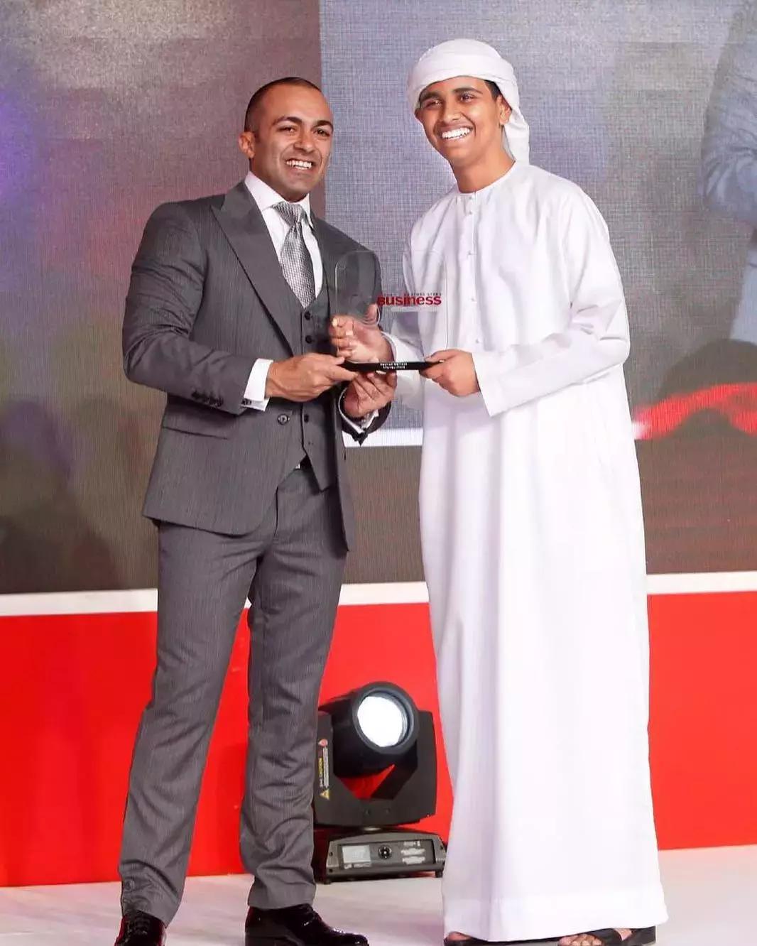 跑车玩出新境界,15岁开的双座跑车