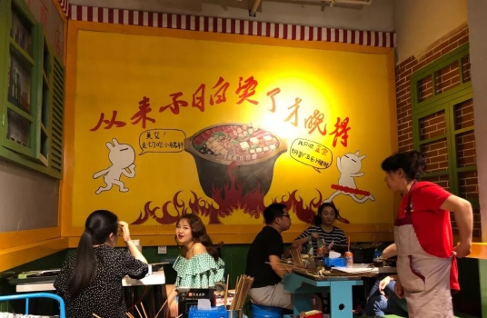 钢管厂五厂小郡肝串串怎么火的,小郡肝串串香钢管厂五区宽窄巷子