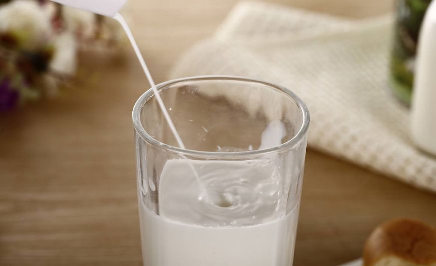 宝宝喝牛奶上火有什么症状,儿童喝奶粉上火的解决办法