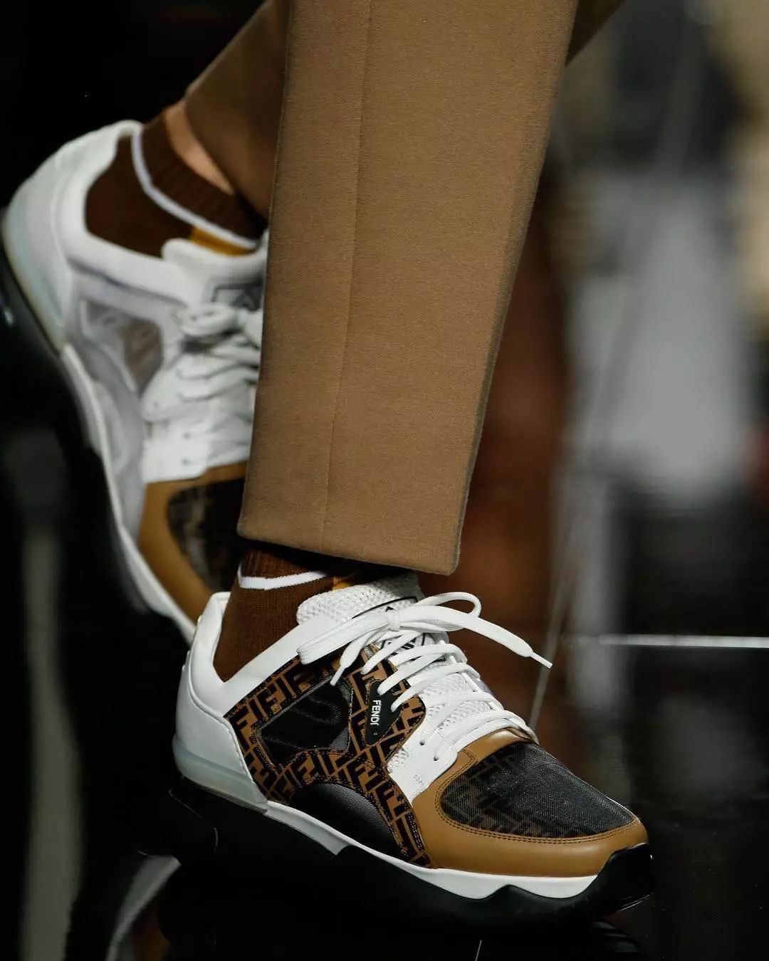 fendi是奢侈品吗,fendi品牌是奢侈品还是运动鞋